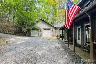 624 Foxden Rd, Mars Hill, NC 28754 - Photo 2