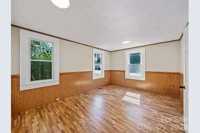 102 Phillips Road, Spruce Pine, NC 28777 - Photo 12