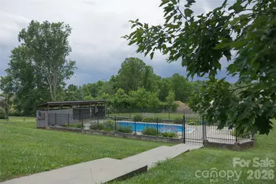 102 Phillips Road, Spruce Pine, NC 28777 - Photo 2
