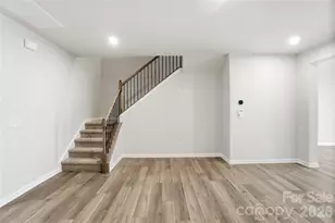 5230 Wyes Oak Ln, Charlotte, NC 28269 - Photo 6