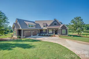 978 Mapleton Ln, Columbus, NC 28722 - Photo 4
