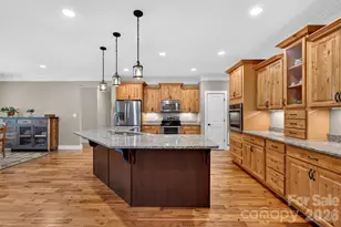 70 King Heights Dr, Fletcher, NC 28732 - Photo 10
