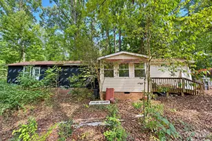4235 Eagle Chase Dr, Charlotte, NC 28216 - Photo 2