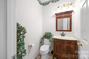 11623 Fox Hill Dr, Charlotte, NC 28269 - Photo 16