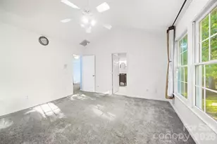 4131 Beauvista Dr, Charlotte, NC 28269 - Photo 14