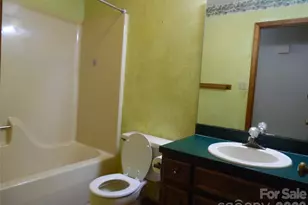 1453 Marshbrooke Ln, Catawba, NC 28609 - Photo 14