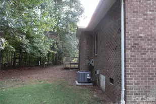1453 Marshbrooke Ln, Catawba, NC 28609 - Photo 4