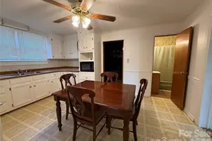 17 Hill St, Great Falls, SC 29055 - Photo 6