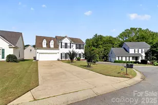 1811 Jeffrey Bryan Dr, Charlotte, NC 28213 - Photo 6