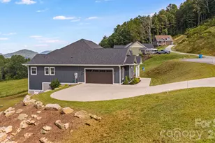 297 Maple Knl Dr, Hendersonville, NC 28792 - Photo 8
