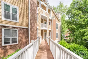 2516 Cranbrook Ln, Charlotte, NC 28207 - Photo 2