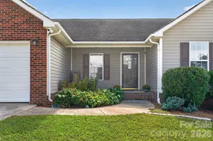 2007 Stepping Stone Ln, Monroe, NC 28110 - Photo 2