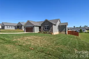 148 Greythorn Dr, Statesville, NC 28625 - Photo 2
