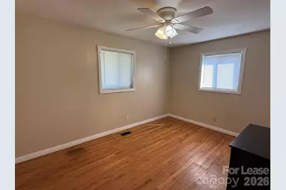 411 E K Street, Newton, NC 28658 - Photo 6