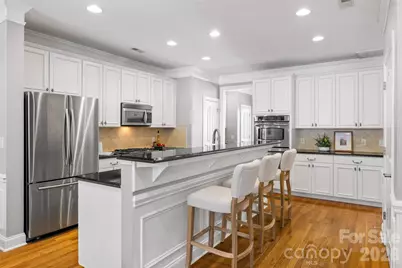 7810 Springs Village Lane, Charlotte, NC 28226 - Photo 6