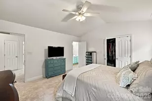 1913 Wilburn Park Ln NW, Charlotte, NC 28269 - Photo 24
