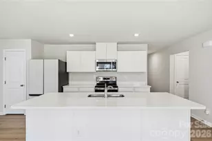 2014 Silver Crk Rd, Charlotte, NC 28214 - Photo 4