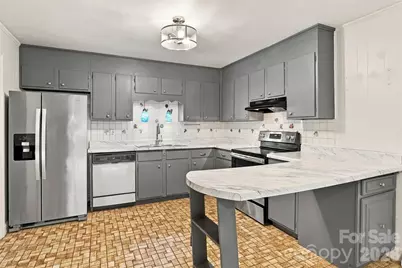 7033 Starvalley Drive, Charlotte, NC 28210 - Photo 6