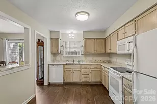 3272 Heathstead Place, Charlotte, NC 28210 - Photo 8