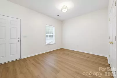 2176 Winthrop Chase Drive, Charlotte, NC 28212 - Photo 4