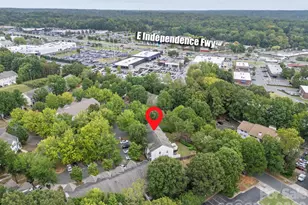 2176 Winthrop Chase Dr, Charlotte, NC 28212 - Photo 30