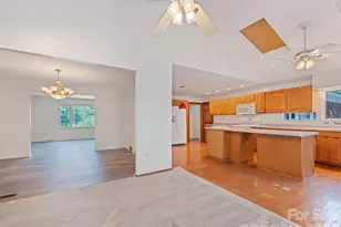 11 Crestwood Ln, Candler, NC 28715 - Photo 16