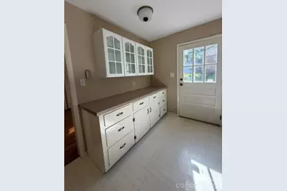 151 25th Avenue NW, Hickory, NC 28601 - Photo 2