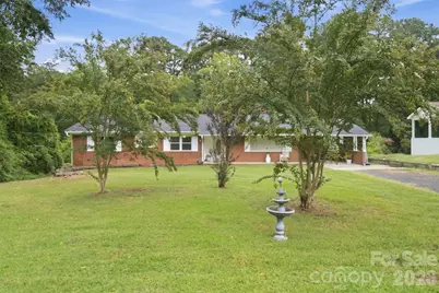 914 Springdale Lane, Gastonia, NC 28052 - Photo 2