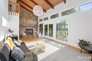 343 Mountain View Rd, Burnsville, NC 28714 - Photo 4
