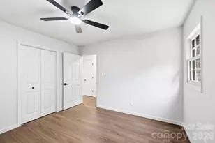 1079 Dupont Rd, Hendersonville, NC 28739 - Photo 20