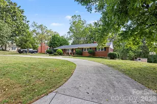1910 Wildwood Rd, Gastonia, NC 28052 - Photo 4