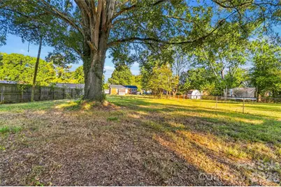 4629 Monmouth Drive, Charlotte, NC 28269 - Photo 14