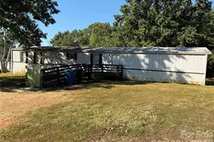 1025 29th St Pl NE, Conover, NC 28613 - Photo 1
