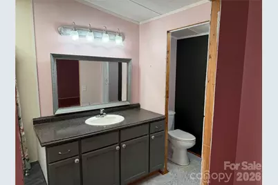 1025 29th Street Place NE, Conover, NC 28613 - Photo 8