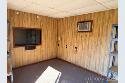 1025 29th Street Place NE, Conover, NC 28613 - Photo 18