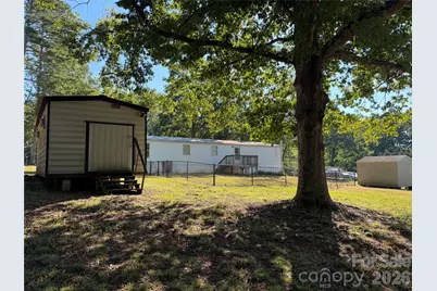 1025 29th Street Place NE, Conover, NC 28613 - Photo 16