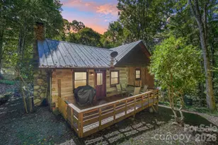 988 English Ridge Dr, Mars Hill, NC 28754 - Photo 2