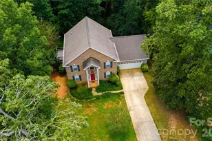 8830 Shepherd Ct, Connelly Springs, NC 28612 - Photo 4