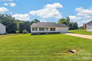 4405 Claralee Ln, Hickory, NC 28602 - Photo 1