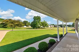 4405 Claralee Ln, Hickory, NC 28602 - Photo 2