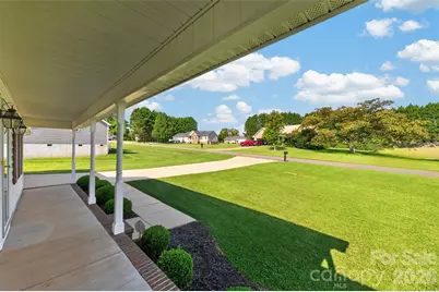 4405 Claralee Lane, Hickory, NC 28602 - Photo 4