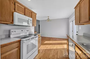 4405 Claralee Ln, Hickory, NC 28602 - Photo 18