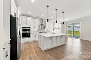 2020 Embassy Ct, Charlotte, NC 28213 - Photo 10