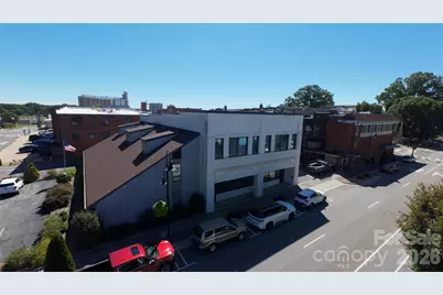 109 N Main Avenue, Newton, NC 28658 - Photo 10