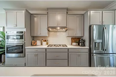 4040 Hidden Oaks Drive, Charlotte, NC 28205 - Photo 6