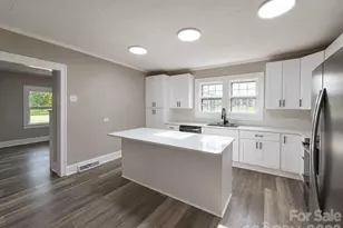 113 Mountain View St, Morganton, NC 28655 - Photo 10