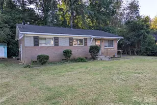 9226 Feldbank Dr, Charlotte, NC 28216 - Photo 2