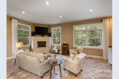 275 S Rugby Road, Hendersonville, NC 28791 - Photo 8