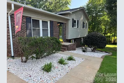 5672 Claridge Drive, Hickory, NC 28602 - Photo 2