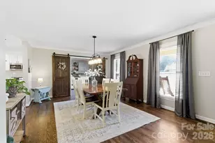 8317 Fallsdale Dr, Charlotte, NC 28214 - Photo 8